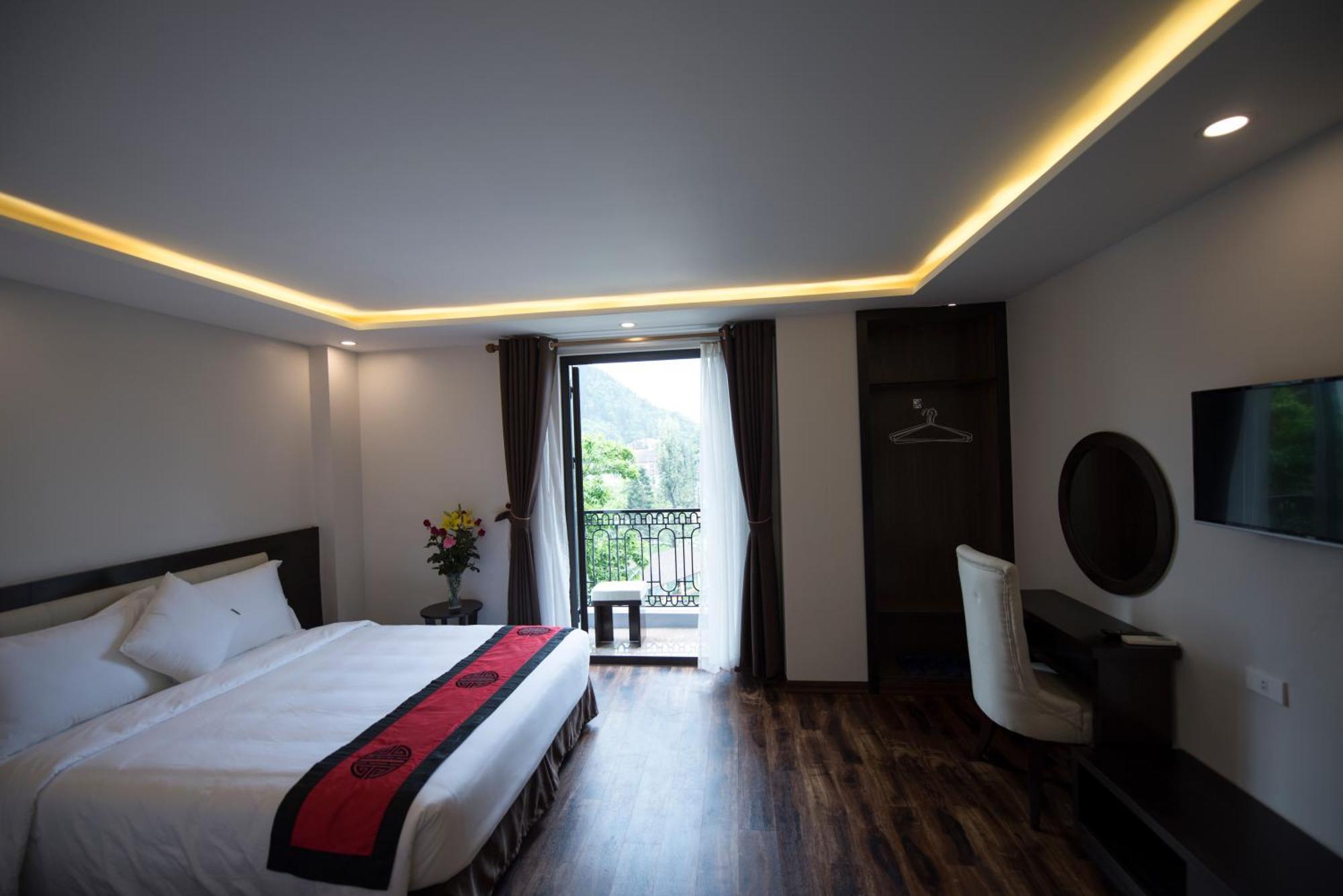 Wings Hotel 3*
